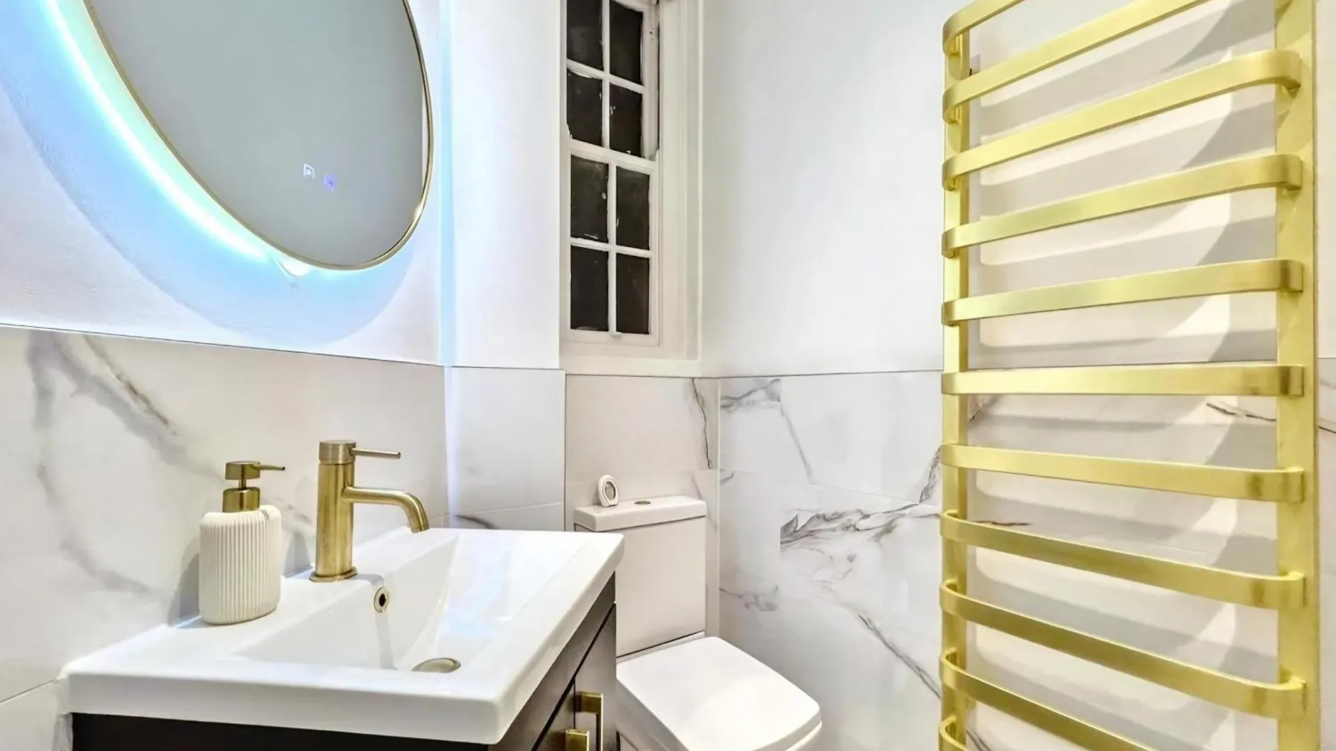 Bright & Modern 3-Bed Apartment برايتون